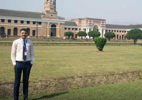 किसान के बेटे ने 6 बार की सरकारी नौकरी, नहीं मिली संतुष्टि तो बना IPS