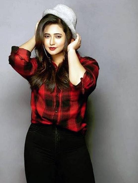 10 साल छोटे लक्ष्य संग रश्मि ने रखा रिश्ता, हुआ ब्रेकअप!