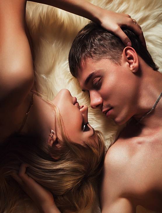 सेक्स लाइफ पर स्मार्टफोन का खतरा! बगल में रखकर सोने का जान लें अंजाम