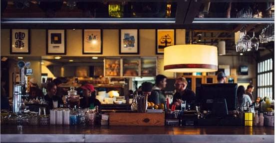 500 लोगों के सामने ही संबंध बनाने लगा कपल, शुरू हो सकती है जांच