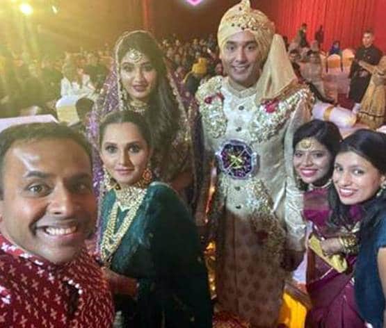अजहरुद्दीन के बेटे संग हुआ सानिया मिर्जा की बहन का निकाह