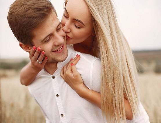 लाइफ पार्टनर चुनने में सबसे पहले ये ढूंढते हैं भारतीय