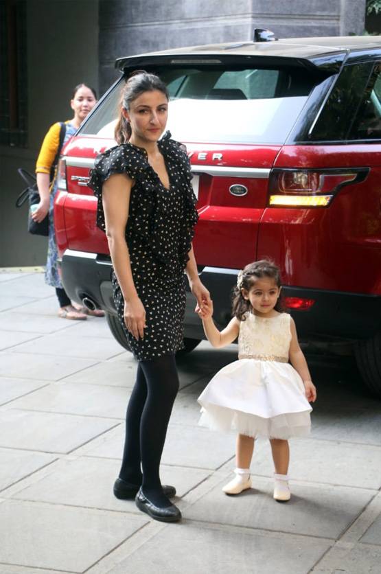 3 साल के हुए तैमूर, करीना-सैफ ने रखा बर्थडे सेलिब्रशन, पहुंचे ये सितारे