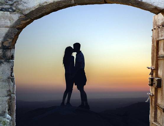 बीवी के धोखे का जवाब युवक ने धोखे से दिया... पर आ गया ट्विस्ट