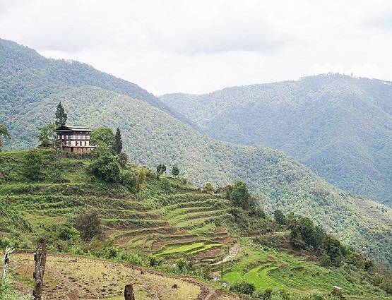 भूटान देगा भारतीयों को झटका! एंट्री के लिए चुकाने होंगे 17,000