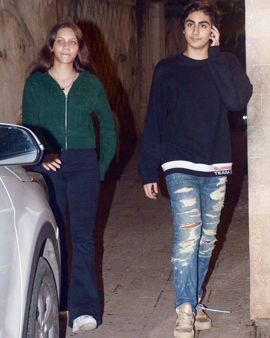 अर्जुन संग पैरेंट्स से मिलने पहुंचीं मलाइका, पार्टी में बेटा भी हुआ शामिल