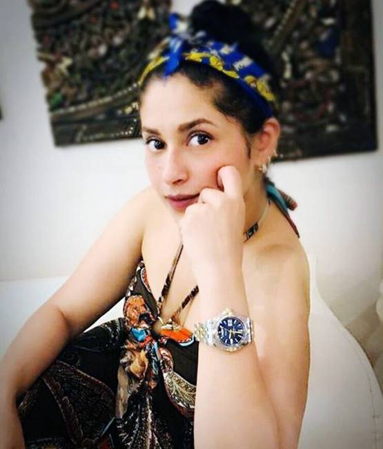 रियल लाइफ में काफी ग्लैमरस हैं 'प्रेरणा की सास' मोहिनी, तस्वीरें वायरल