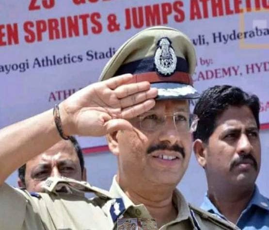 ये हैं हैदराबाद के IPS सज्जनार, जिन पर उठे सवाल भी, मिले सैल्यूट भी