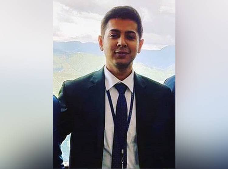 भगवान को कोसते थे अक्षत, पूछते थेेे ये सवाल, फिर एक दिन बने IAS