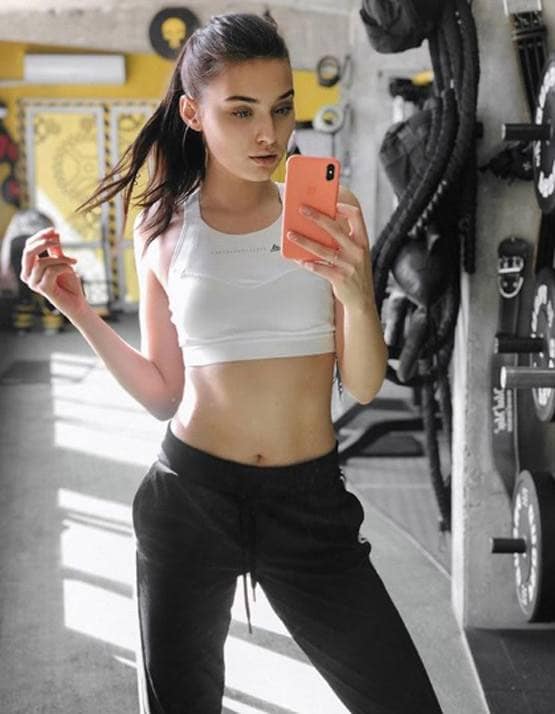 ब्यूटी क्वीन थी शादीशुदा, एक बच्चे की मां, राज खुला तो छिना खिताब