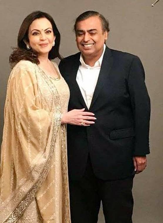 धीरूभाई के पोता-पोती कर रहे हैं ये काम, इतना बड़ा है परिवार