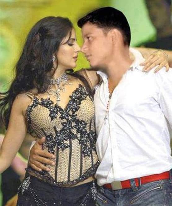 इन भारतीयों ने फोटोशॉप से बिगाड़ी तस्वीरें, इन्हें देख माथा पीट लेंगे...