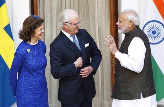 भारत दौरे पर स्वीडन के राजा, पत्नी संग ई-रिक्शा में की सवारी