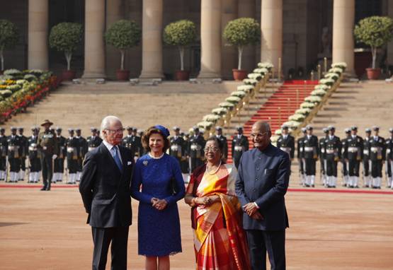 भारत दौरे पर स्वीडन के राजा, पत्नी संग ई-रिक्शा में की सवारी