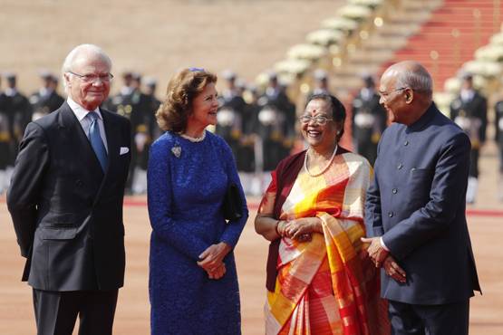 भारत दौरे पर स्वीडन के राजा, पत्नी संग ई-रिक्शा में की सवारी