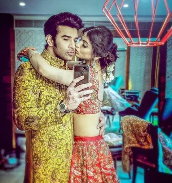 पारस ने किया माहिरा को Kiss, गर्लफ्रेंड बोलीं- मेरा साथ 3 साल से...