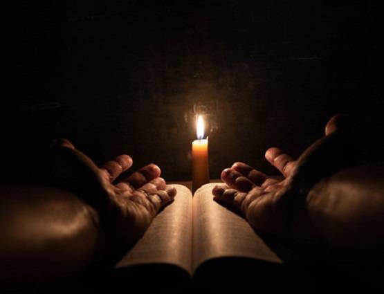 कैंडल लाइट डिनर बन सकता है आपकी मौत का कारण? जानें वजह