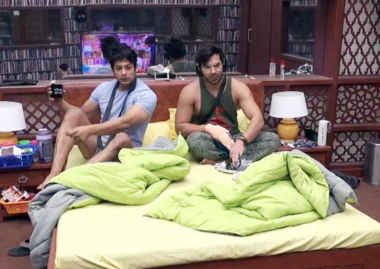 रश्मि के नेचर पर सिद्धार्थ ने किया कमेंट, पारस को क्यों कहा- तू नौकर था