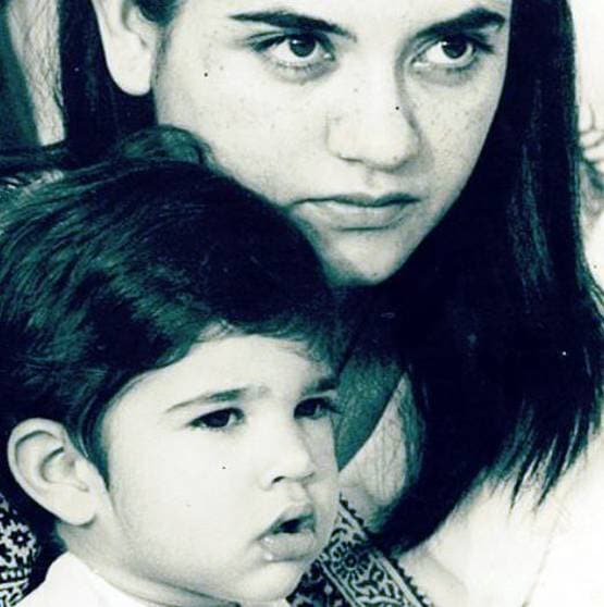 संजय गांधी की लवस्टोरी, विज्ञापन में देखकर हुआ था मेनका से प्यार