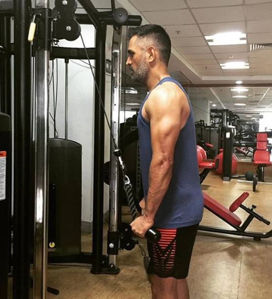 15 साल बेमिसाल, धोनी की सीक्रेट डाइट, जिससे बने मैदान के बाहुबली