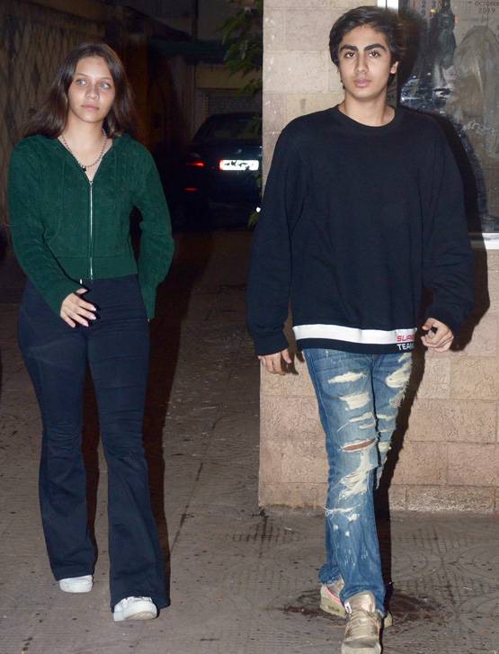 अर्जुन संग पैरेंट्स से मिलने पहुंचीं मलाइका, पार्टी में बेटा भी हुआ शामिल