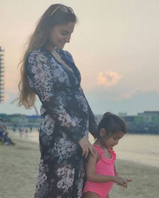 प्रेग्नेंट हैं राहुल महाजन की एक्स वाइफ डिंपी, फ्लॉन्ट किया बेबी बंप