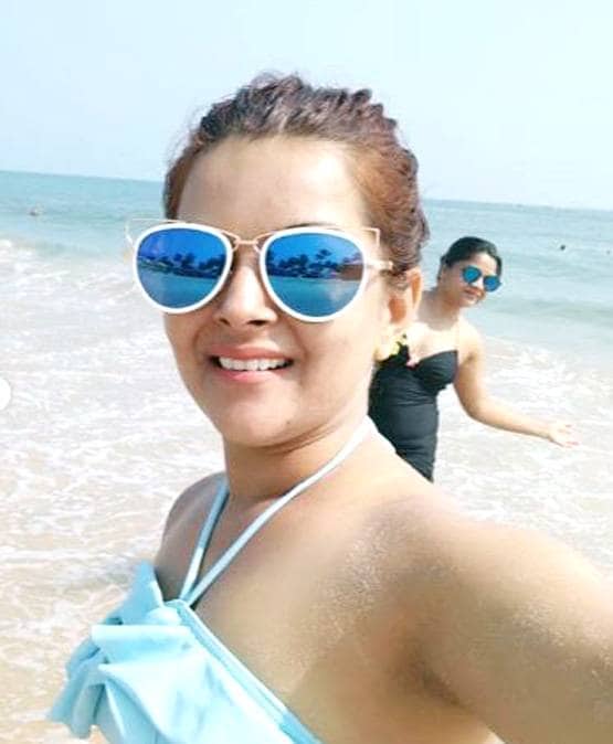 नायरा की 'चाची सास' का बिकिनी में बोल्ड अवतार, वेकेशन की फोटोज वायरल