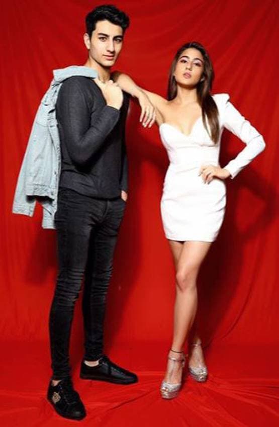 भाई को शर्टलेस देख सारा की बोलती बंद, क्रिसमस स्पेशल शूट