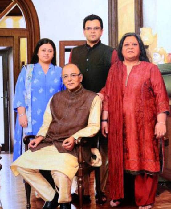 पिता के नक्शेकदम पर चले बेटा- बेटी, ऐसा है अरुण जेटली का परिवार