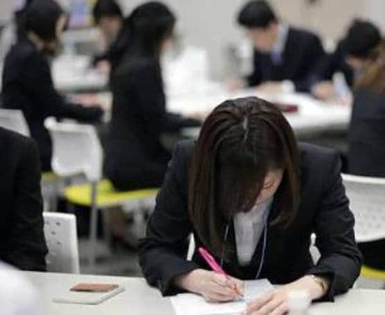 IIT स्टूडेंट पर पैसों की बारिश, ये कंपनियां दे रहीं करोड़ों का पैकेज