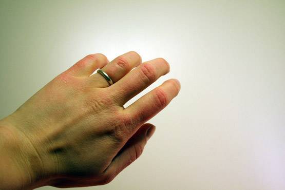 सर्दी में गर्म पानी से नहाना क्या हो सकता है नुकसानदायक?