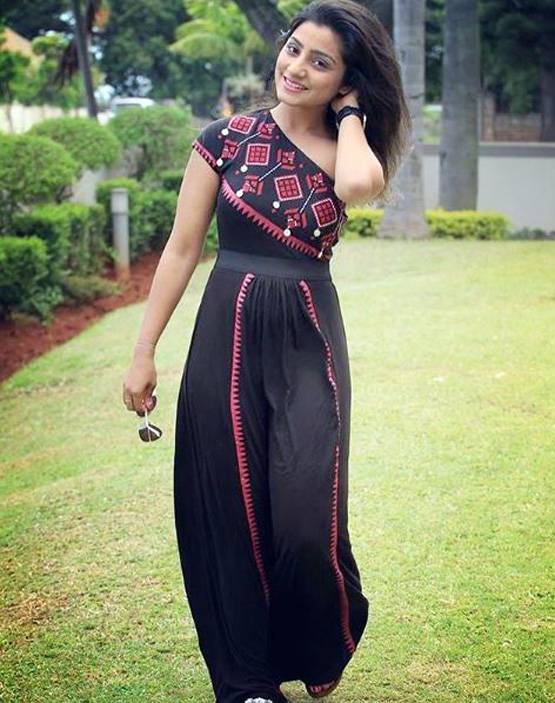 शादी के बाद ससुराल के रंग में रंगी ये एक्ट्रेसेस, बीच में छोड़ा करियर