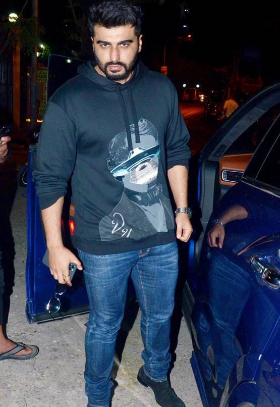 अर्जुन संग पैरेंट्स से मिलने पहुंचीं मलाइका, पार्टी में बेटा भी हुआ शामिल