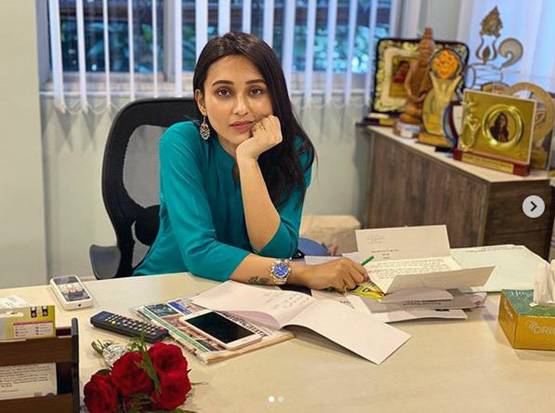 राजनीति के मैदान पर 2019 में सितारों ने दिखाया दमखम, ये है लिस्ट