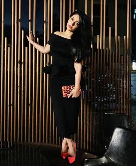 रियल लाइफ में काफी ग्लैमरस हैं 'प्रेरणा की सास' मोहिनी, तस्वीरें वायरल