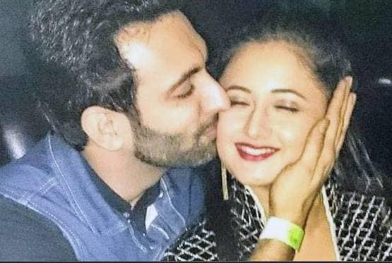 शादी, मिसकैरिज फिर तलाक, क्यों नंदिश संग टूटा रश्मि देसाई का रिश्ता?