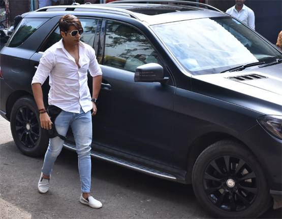 कुशल पंजाबी का अंतिम संस्कार, श्रद्धांजलि देने पहुंचे TV सितारे