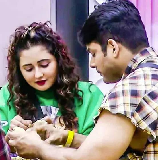 BB: एक्सटेंशन से खुश नहीं सिद्धार्थ, मेकर्स ने बढ़ाई एक्टर की फीस!