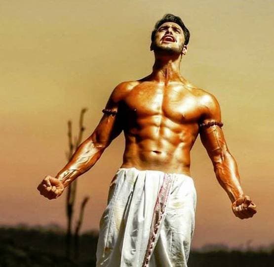 TV एक्टर पर 50 गुंडों का हमला, थाने तक नंगे पांव दौड़े