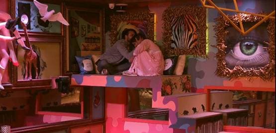 बिग बॉस में मिल रहे टूटे दिल, मधुरिमा ने विशाल को यूं किया KISS