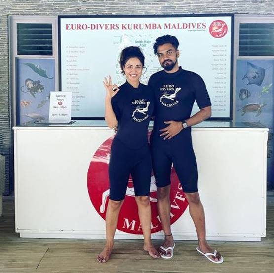 बॉयफ्रेंड के साथ स्कूबा डाइविंग करते नजर आईं हिना खान, देखें लेटेस्ट तस्वीरें