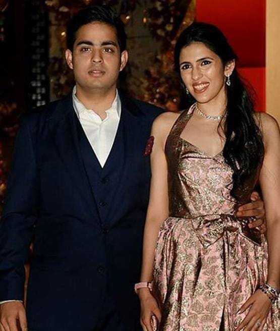 धीरूभाई के पोता-पोती कर रहे हैं ये काम, इतना बड़ा है परिवार