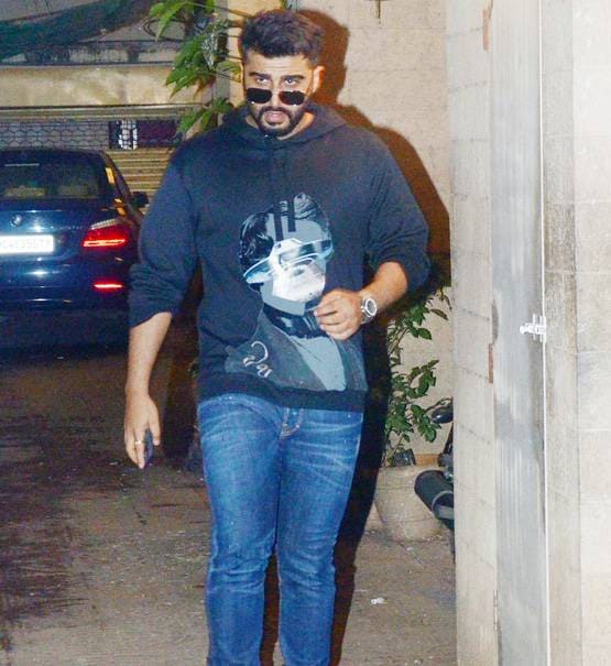 अर्जुन संग पैरेंट्स से मिलने पहुंचीं मलाइका, पार्टी में बेटा भी हुआ शामिल