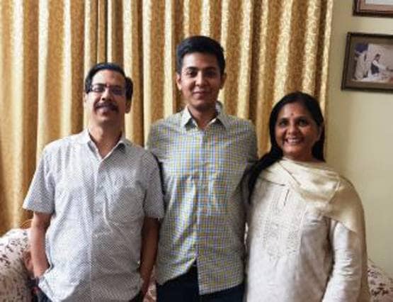 भगवान को कोसते थे अक्षत, पूछते थेेे ये सवाल, फिर एक दिन बने IAS