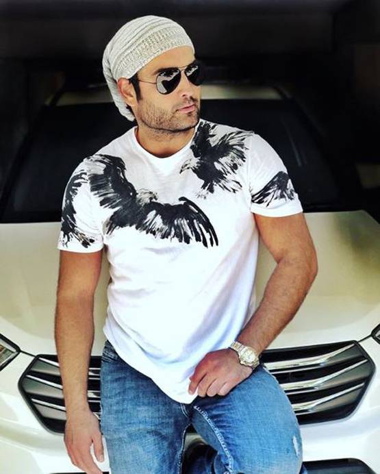 मोहसिन से हिना खान तक, ये TV सेलेब्स बने 2019 के सेक्सिएस्ट मैन-वुमन