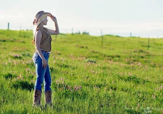 अपने शौक पूरे करने के लिए लड़की ने निकाला ये तरीका