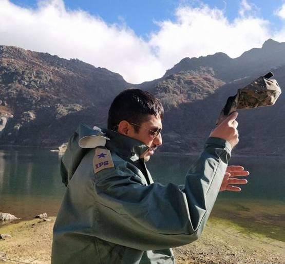 किसान के बेटे ने 6 बार की सरकारी नौकरी, नहीं मिली संतुष्टि तो बना IPS