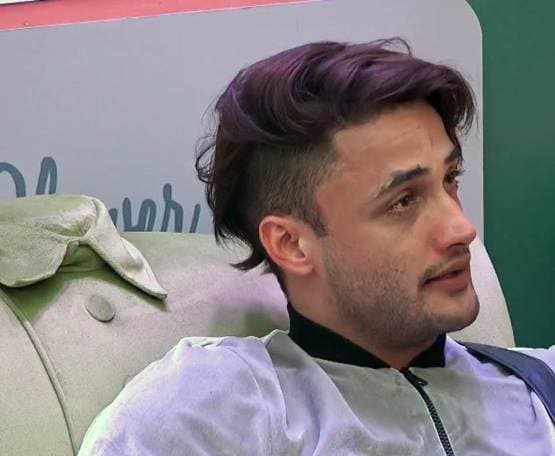 सिद्धार्थ संग लड़ाई के बाद इमोशनल हुए असीम, रोते हुए आरती से बयां किया दर्द