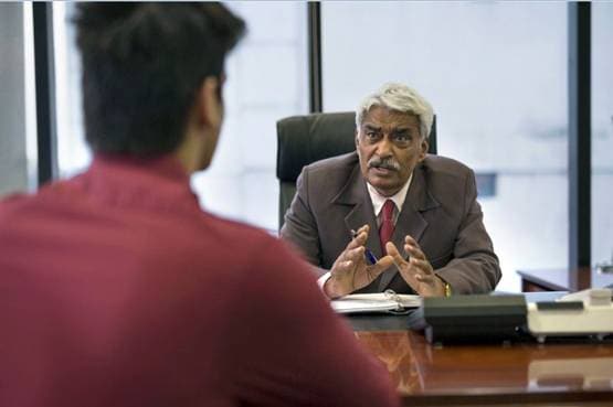 IAS इंटरव्यू में टॉपर से पानी की बोतल पर पूछा गया था ये सवाल