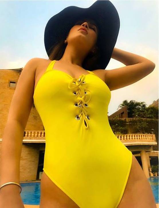 बिग बॉस एक्स कंटेस्टेंट बंदगी कालरा का बिकिनी लुक वायरल, Photos